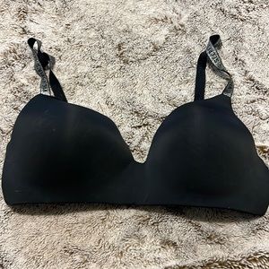Body by Victoria 38D T-shirt Bra